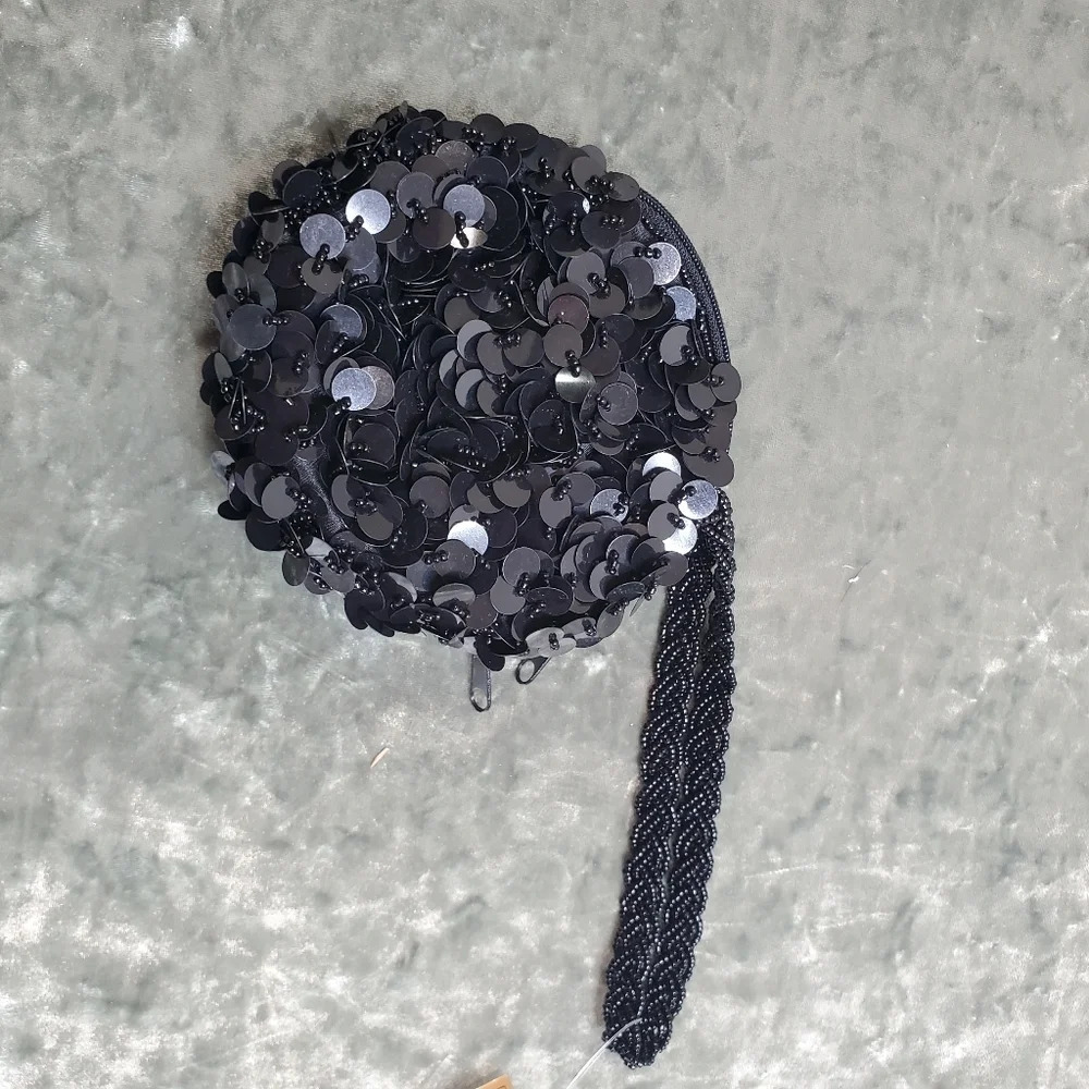 La‎ Regale Sequin Hand Bag